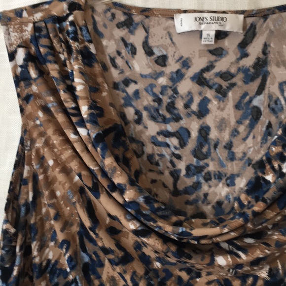 Jones Studio Sleeveless Top - Picture 3 of 8